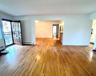 188-20 50 Ave - Photo Thumbnail 1