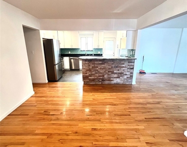 188-20 50 Ave - Photo Thumbnail 3