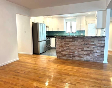 188-20 50 Ave - Photo Thumbnail 5