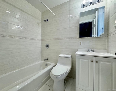 3357 164th Street - Photo Thumbnail 7