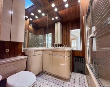 99 Jerusalem Avenue - Photo Thumbnail 16