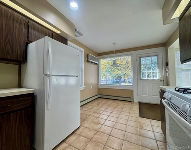 99 Jerusalem Avenue - Photo Thumbnail 4