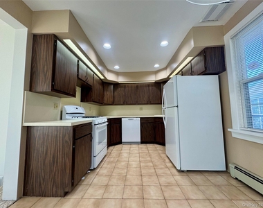 99 Jerusalem Avenue - Photo Thumbnail 1