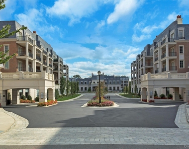 1000 Royal Court - Photo Thumbnail 2