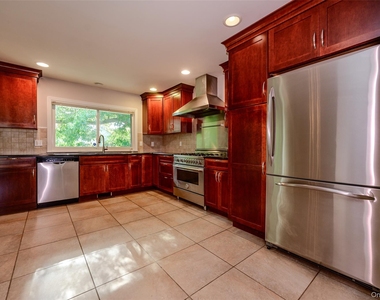 559 Leheigh Lane - Photo Thumbnail 8