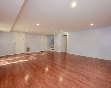 559 Leheigh Lane - Photo Thumbnail 6