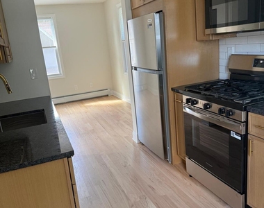 193 W Washington Avenue - Photo Thumbnail 5