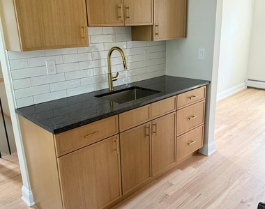 193 W Washington Avenue - Photo Thumbnail 6