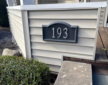 193 W Washington Avenue - Photo Thumbnail 1