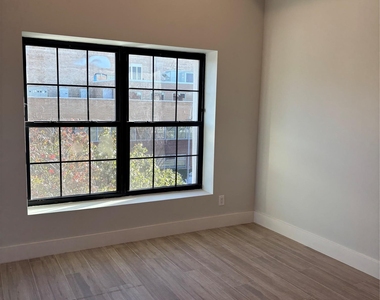 32-62 83 Street - Photo Thumbnail 7