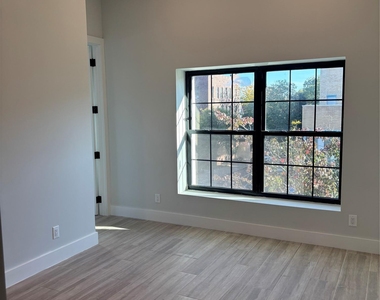 32-62 83 Street - Photo Thumbnail 5