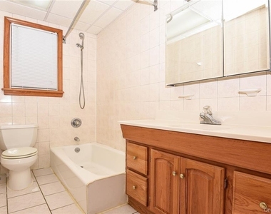 51 Thorman Avenue - Photo Thumbnail 8