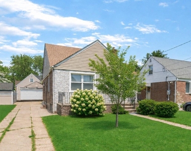 35 79th Avenue - Photo Thumbnail 1