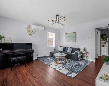 35 79th Avenue - Photo Thumbnail 3