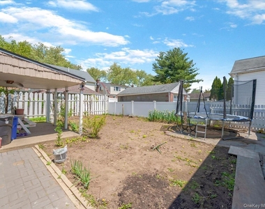 35 79th Avenue - Photo Thumbnail 10