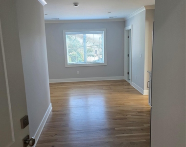 107 Cooper Street - Photo Thumbnail 4