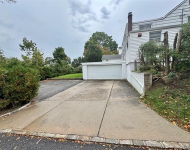 11 Lee Court - Photo Thumbnail 1