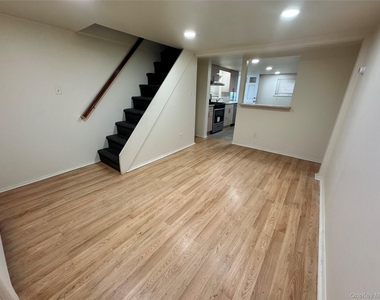 11 Lee Court - Photo Thumbnail 12