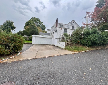 11 Lee Court - Photo Thumbnail 3