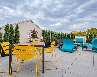 249 Drexel Avenue - Photo Thumbnail 10