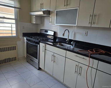 150-00 27 Avenue - Photo Thumbnail 2