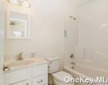7 Nathan Hale Drive - Photo Thumbnail 10