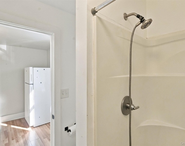 89 Main St - Photo Thumbnail 10