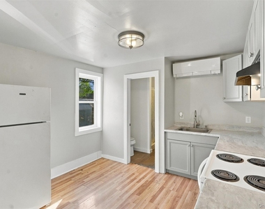 89 Main St - Photo Thumbnail 8