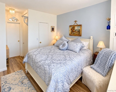 26910 Grand Central Parkway - Photo Thumbnail 7