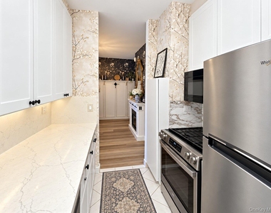 26910 Grand Central Parkway - Photo Thumbnail 5