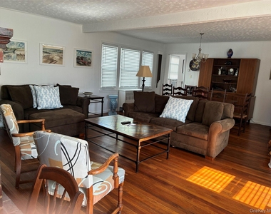54 Erie Avenue - Photo Thumbnail 3