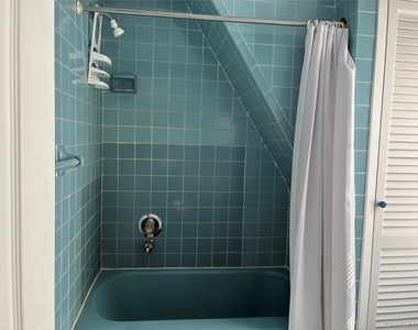 54 Erie Avenue - Photo Thumbnail 24