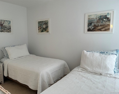 54 Erie Avenue - Photo Thumbnail 27