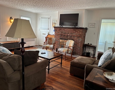 54 Erie Avenue - Photo Thumbnail 4