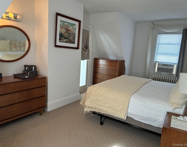 54 Erie Avenue - Photo Thumbnail 31