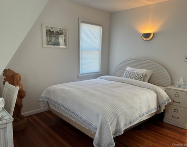54 Erie Avenue - Photo Thumbnail 20