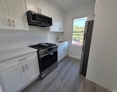 110-14 203rd Street - Photo Thumbnail 4