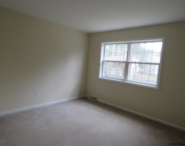 656 Stark Terrace - Photo Thumbnail 7