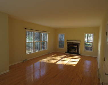 656 Stark Terrace - Photo Thumbnail 3