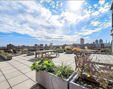 1485 5th Avenue - Photo Thumbnail 15