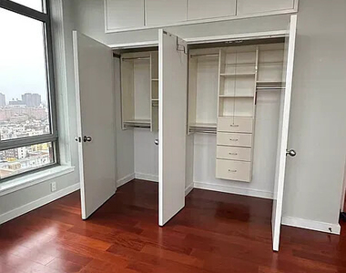 1485 5th Avenue - Photo Thumbnail 7