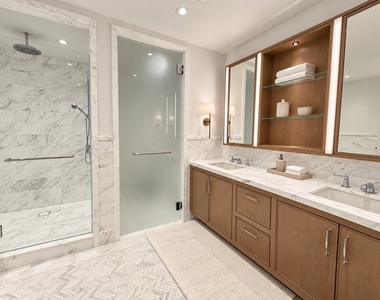 720 W End Avenue - Photo Thumbnail 4