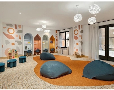 720 W End Avenue - Photo Thumbnail 8