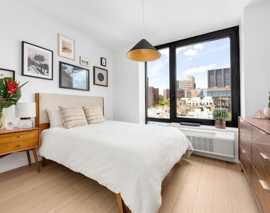 1790 3rd Avenue - Photo Thumbnail 4