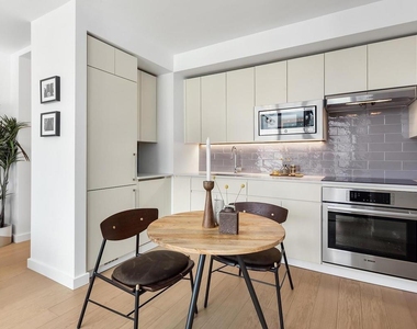 1790 3rd Avenue - Photo Thumbnail 3