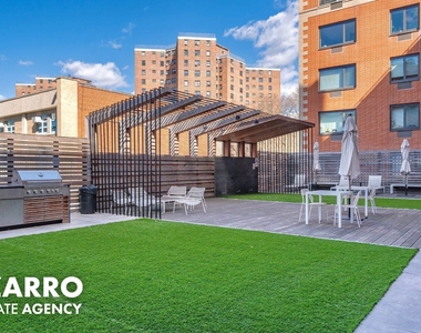 1330 Fifth Avenue - Photo Thumbnail 10
