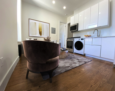 455 Hudson Street - Photo Thumbnail 1