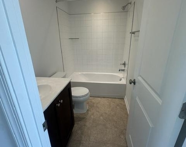 172 Bolingbroke Way - Photo Thumbnail 11