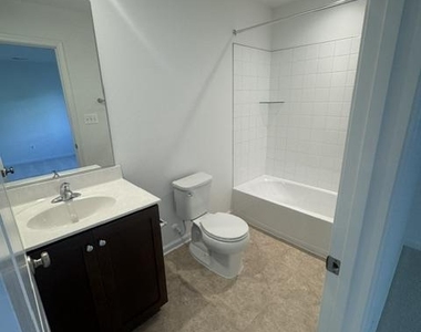 172 Bolingbroke Way - Photo Thumbnail 13