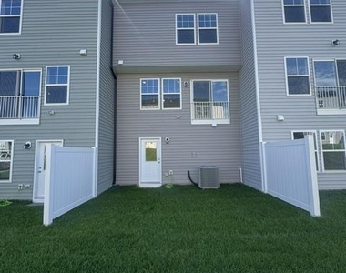 172 Bolingbroke Way - Photo Thumbnail 14